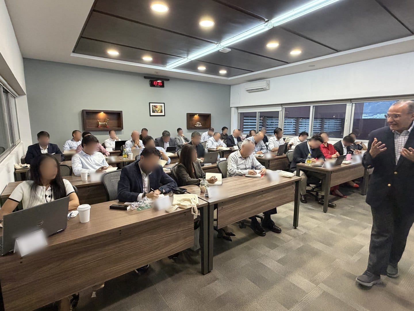 Inicia con cupo lleno el Diplomado en Prevención Jurídica de los Conflictos Societarios en Empresas Familiares - imagen 6